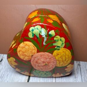 Vintage Rare Hand Painted Kashmir Lacquer Heart‎ Trinket Box Floral India 1979